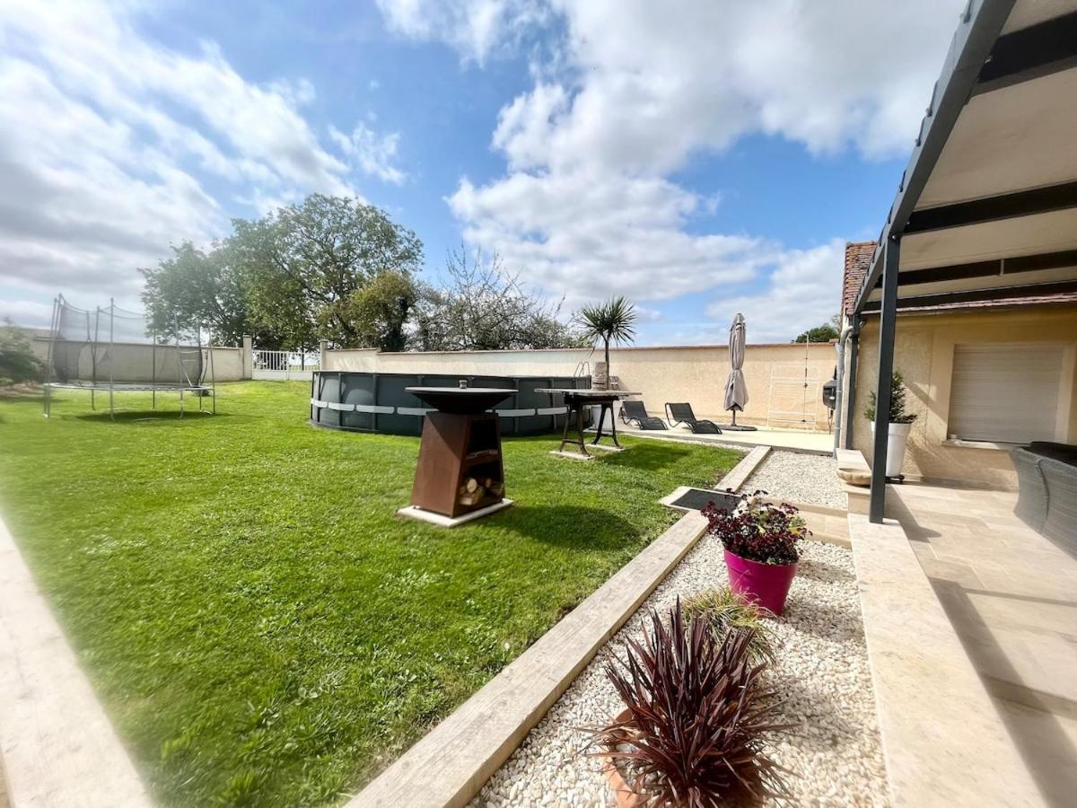 Le Retro Champlay Villa Exterior photo